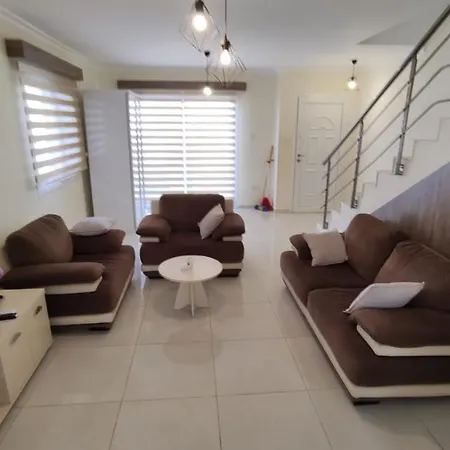 Royal Sun Villa, 2 Bedroom Semi-detached Willa *