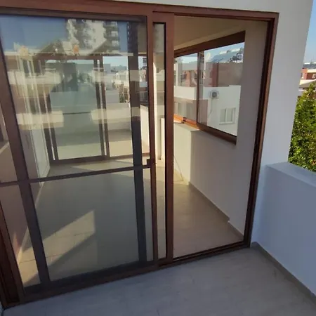 Royal Sun Villa, 2 Bedroom Semi-detached Vila *
